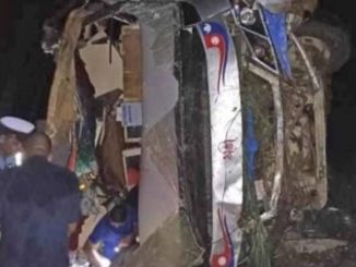तीर्थयात्रीले भरिएको बस चुरियामाईमा दुर्घटना : ६ को मृत्यु, १९ जना घाइते